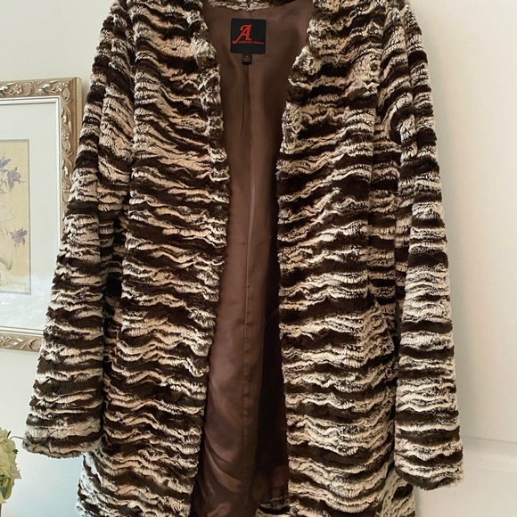 Pre-owned Adrienne Landau Faux Fur Brown Coat/Jacket, size M - Picture 6 of 15